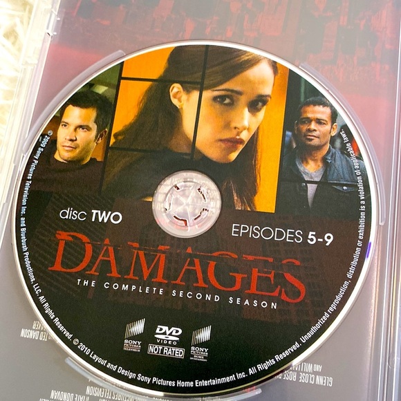 DAMAGES SEASON 2 DVD 3 DISC SET Glenn Close Rose Byrne William Hurt GUC - Picture 8 of 9